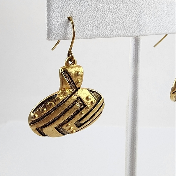 Chico's dangle earrings with metal tooling antique gold tone black details - Picture 10 of 11